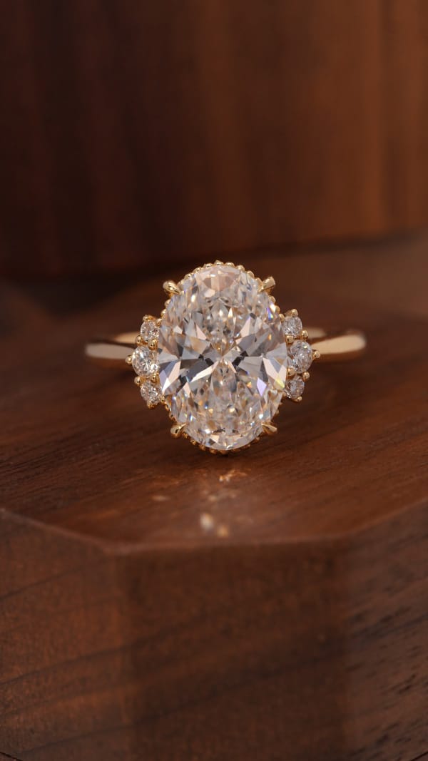 Eternal Glow Ring Timeless elegance in gold and diamond shine.