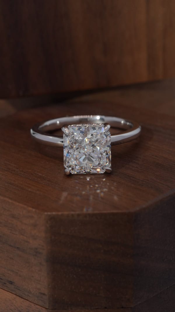 Moonlit Diamond Ring Where silver meets the glow of pure brilliance